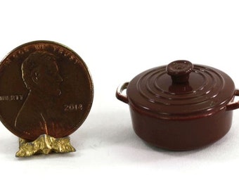 Dollhouse Miniature Brown Pot with Lid