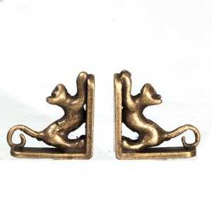 Dollhouse Miniature Pair of Antique Finish Cat Bookends by Town Square Miniatures