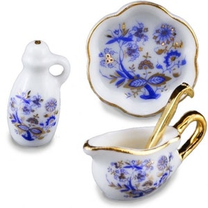 Dollhouse Miniature Blue Onion Serving Set by Reutter Porcelain