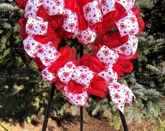 Valentine’s Day wreath, deco mesh heart wreath, February wreath, red heart wreath