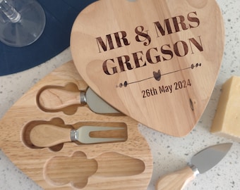Personalised Couple Cheeseboard, Wedding Gift, Anniversary Present, Engagement Gift, Housewarming Gift Mr and Mrs