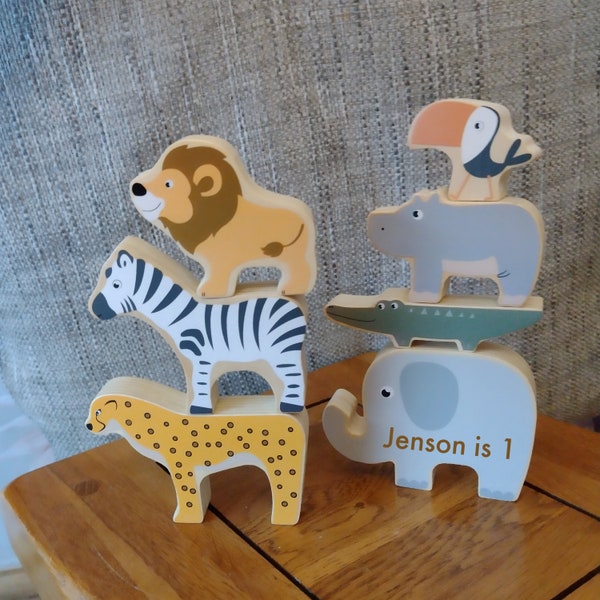 Gepersonaliseerde houten safari stapelspeelgoed, dierencadeau, gegraveerd decor, 1e verjaardagscadeau, educatief cadeau