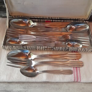 Art Deco style cutlery, six dessert spoons, six forks, six coffee spoons - French cutlery - metal, used, 18 pieces, incomplete set