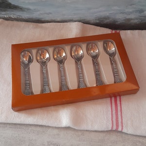 Juego de seis bonitas cucharas moka pequeñas Silea, en caja, hermoso juego de metal plateado francés, decoración de mesa, cubiertos, detallado, borlas, estampado