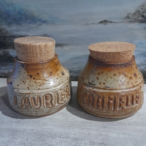 Two grès pyrite pots with cork lids - spice pots, bay and cinnamon, French lidded pots - kitchen container, spice jars, 7.5 cm high excl lid