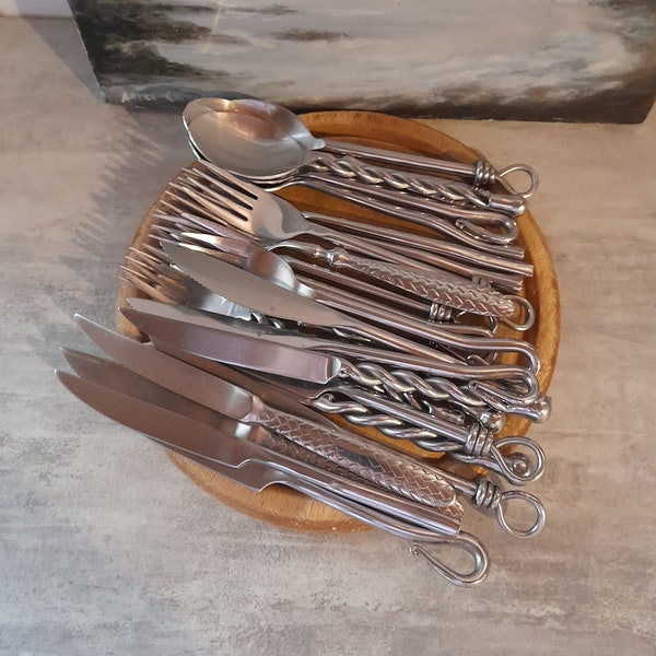 French cutlery - metal, pretty handles, different designs, steel, 10 knives, 10 forks, 5 dessert spoons, signs of use, 25 pieces