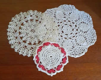 Trio of round vintage doilies - vintage French cotton small napperon, coaster size