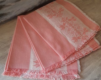 Lovely set of three large pink and white vintage napkins - vintage French napkins, cotton woven, fringed edges, 49,5 x 47 cm