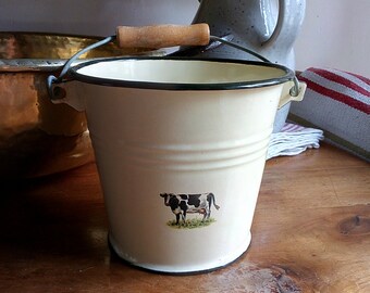 with lid graniteware Lovely vintage French enamel bucket
