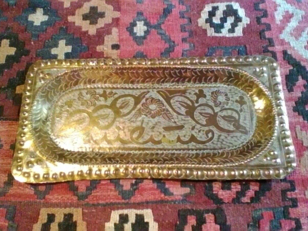 Magnifique Plateau en Cuivre Vintage Rectangulaire-Relief et Joliment Façonné-40 X 19, 5 cm