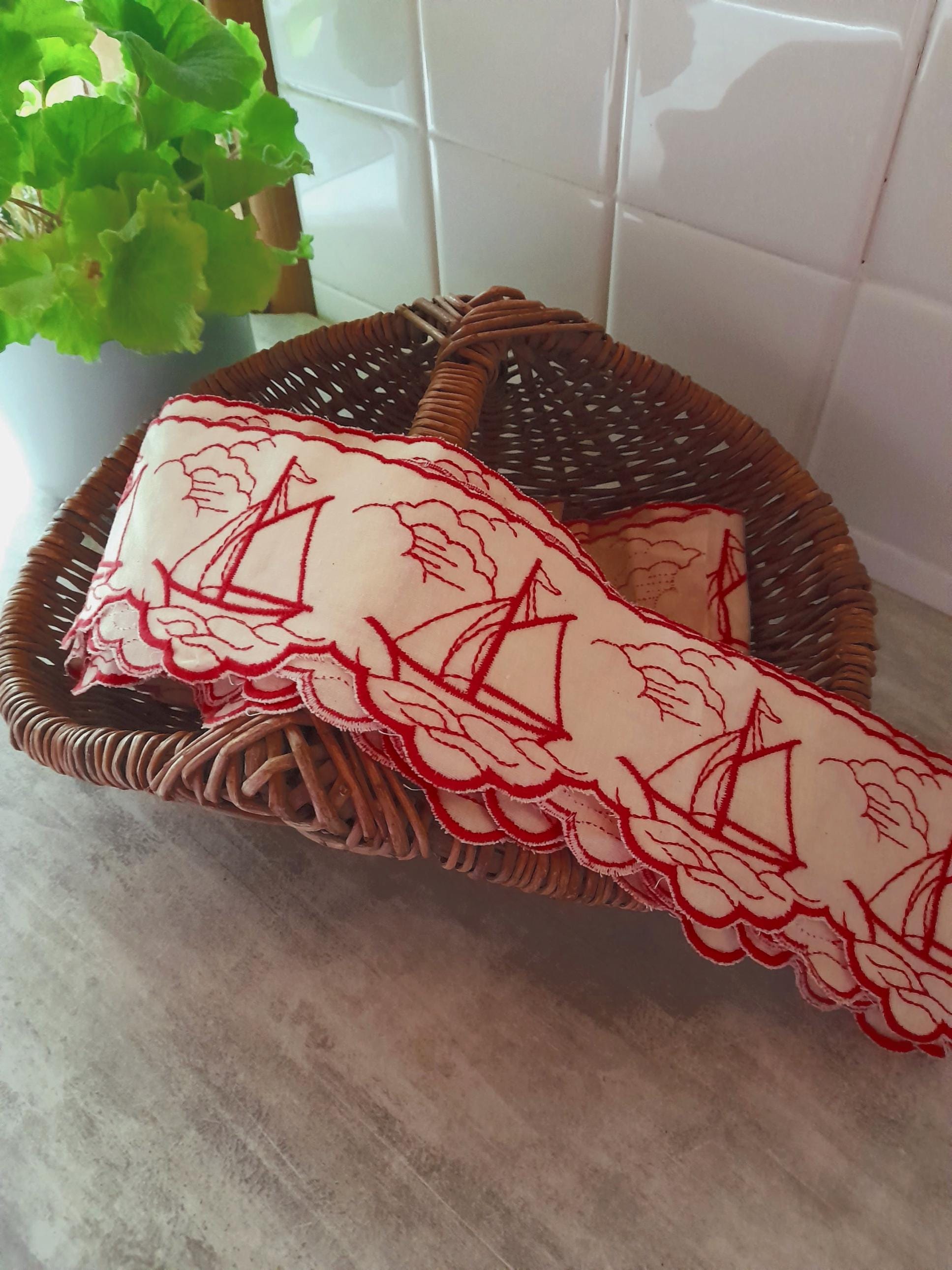 イタリア刺繍 ゴブラン織り 天然木 宝石棚 レトロ アンティーク棚 インテリア イタリア刺繍 ゴブラン織り 天然木 宝石棚 レトロ アンティーク棚