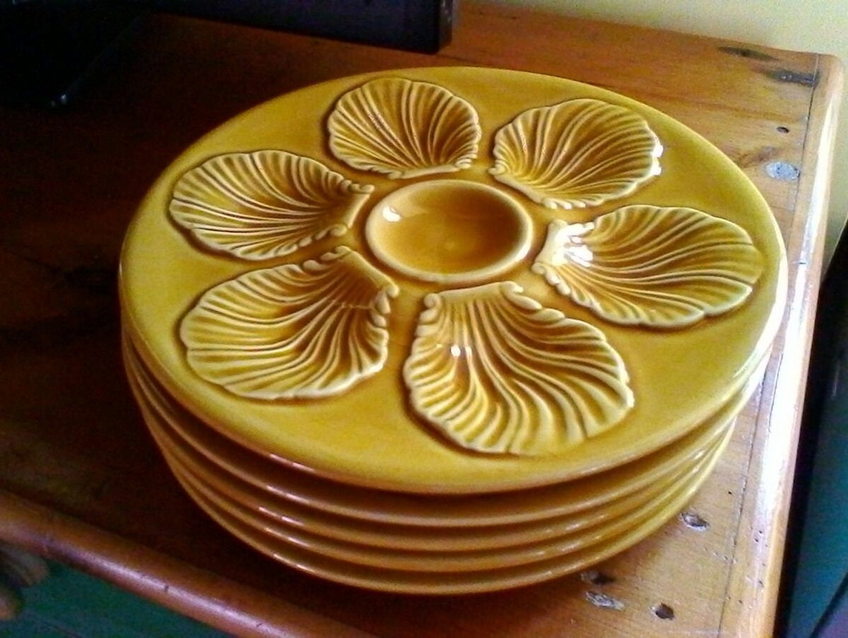 Cinq Jolies Assiettes d'huîtres - Français Plaques de Barbotine Proceram Vintage