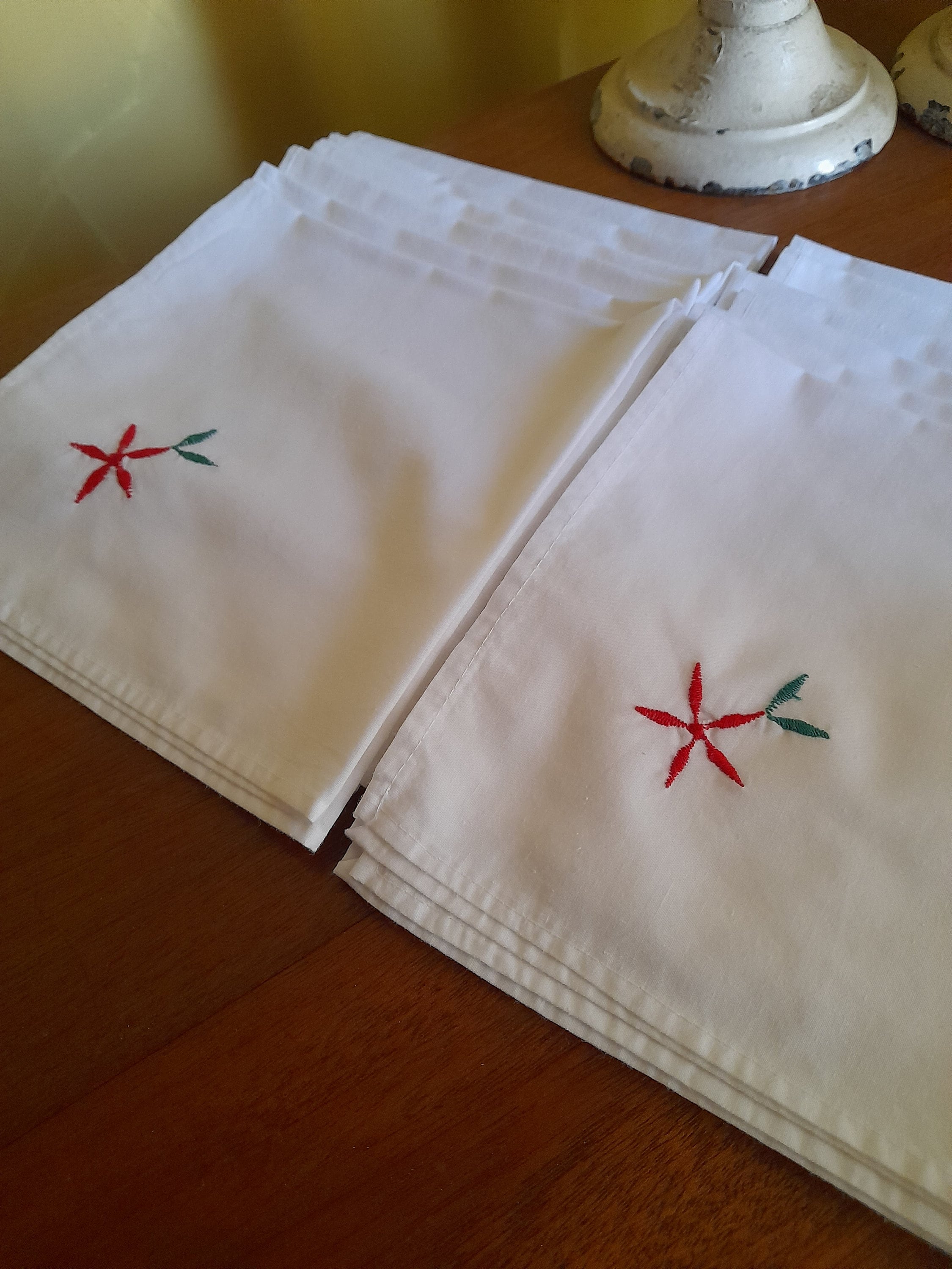 Set of twelve embroidered napkins - Etsy 日本