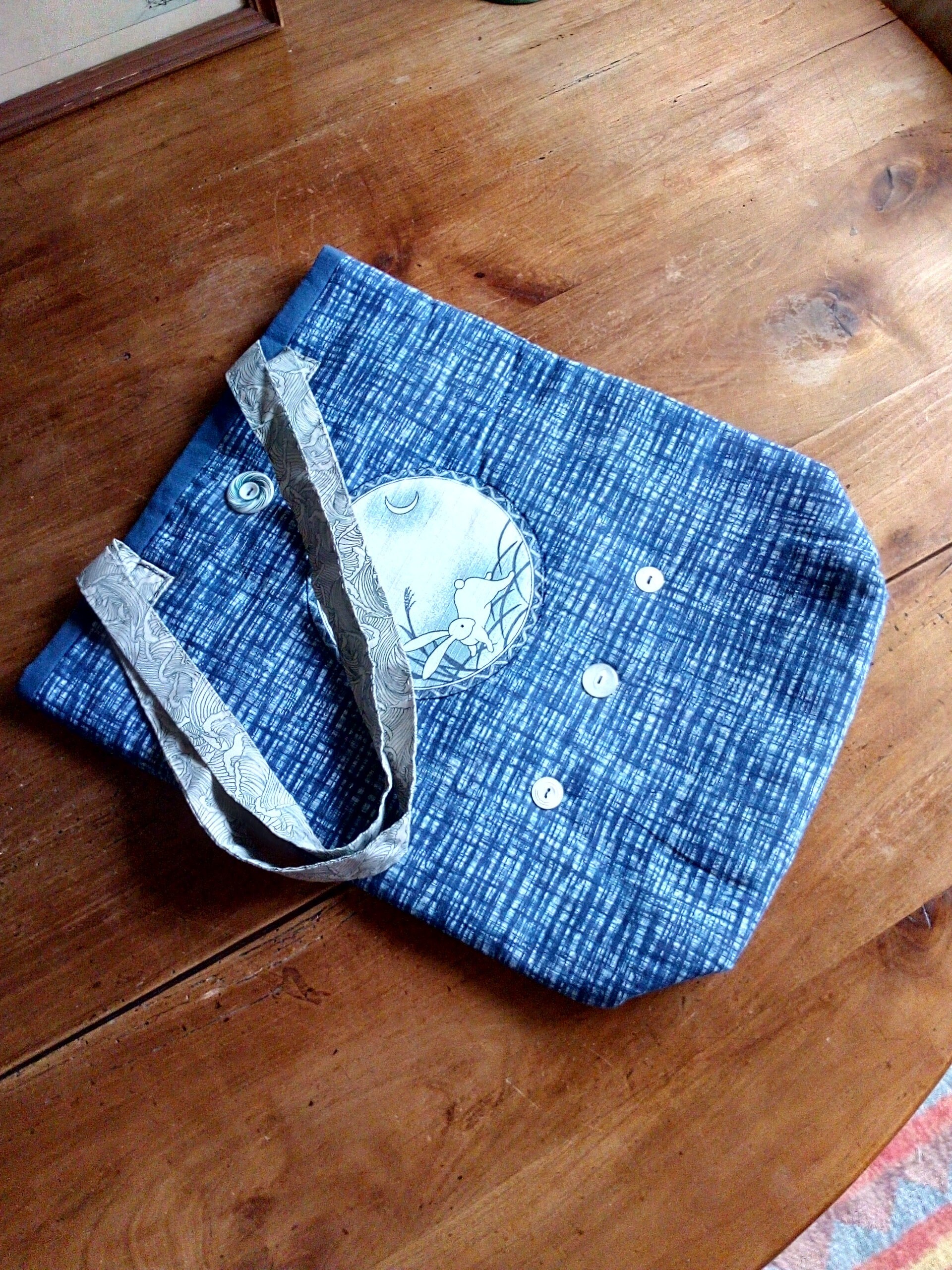Japanese fabric bag, rabbit, hand sewn, very pretty fabric, tote bag, kimono fabric