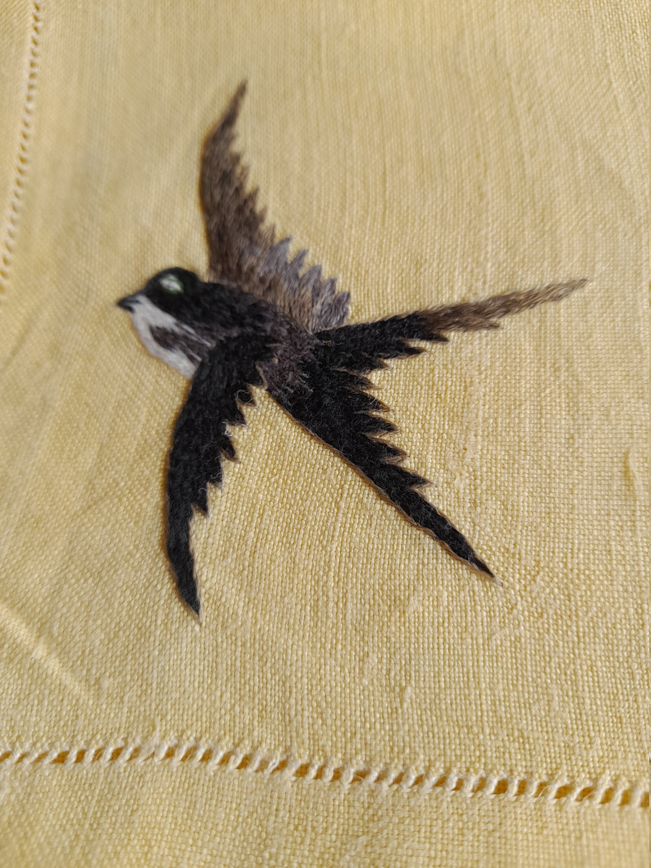 Hirondelles, Huit Très Jolies Serviettes Vintage Ocre Pâle Français Brodées à La Main - Brodées, Ois