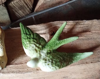 2 つのヒロンデル - 小さなヴィンテージの釉薬と手描きの陶器の鳥