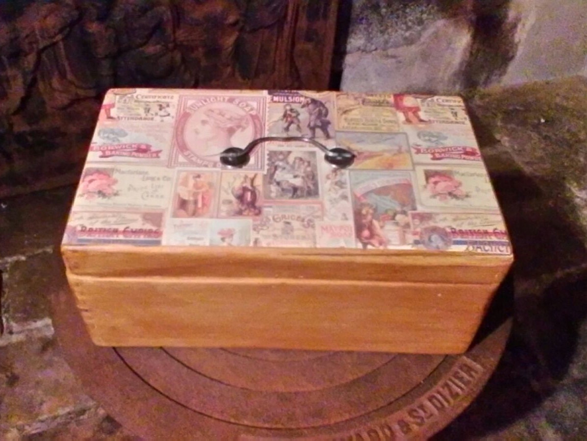 Boîte de Peinture d'école Des Années 1950/60 - Boîte en Bois Français Vintage avec Haut Découplé et