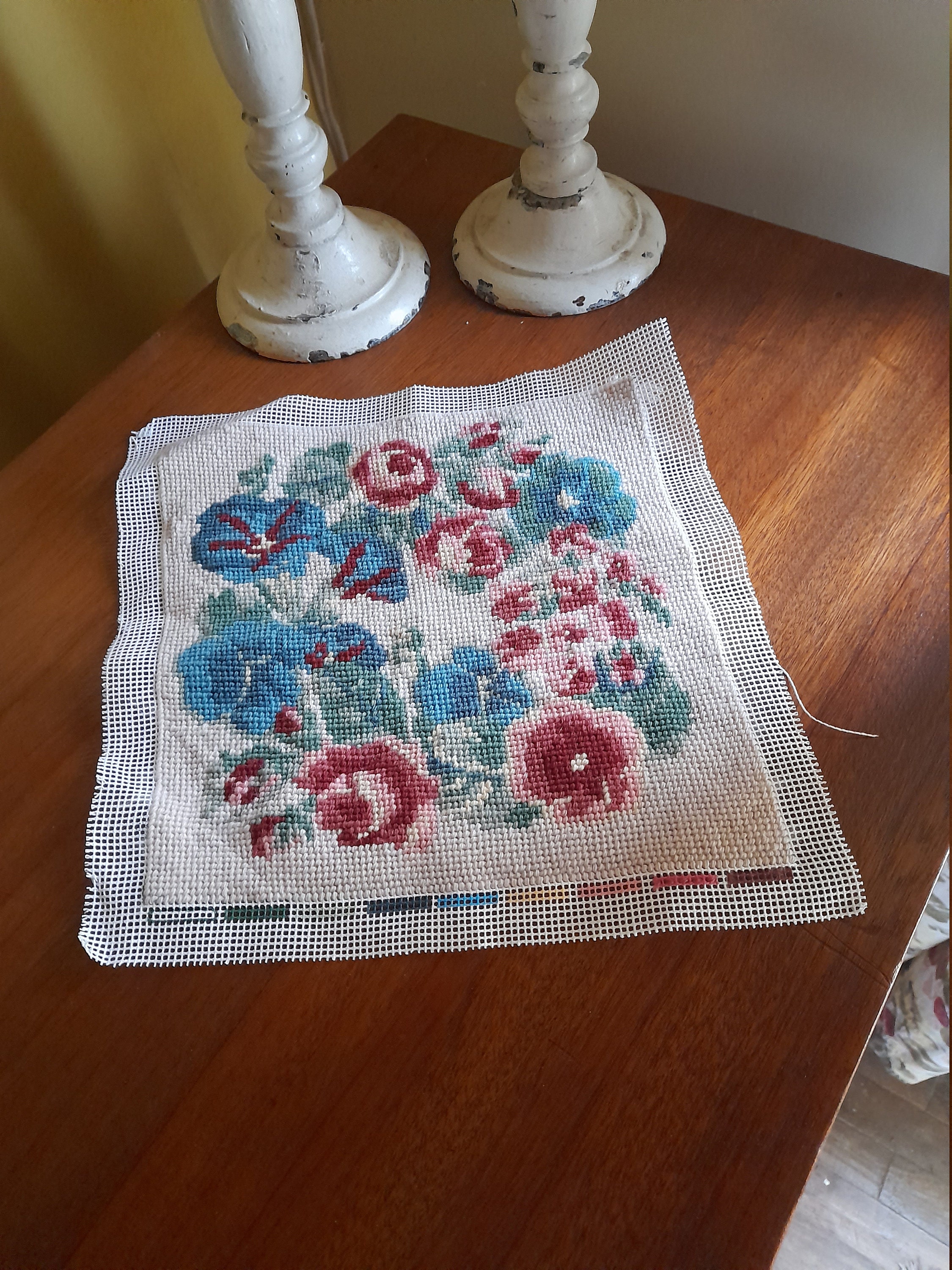 Petit Panneau de Tapisserie Vintage Français Fait à La Main, Bague Florale Carrée 24, 5 cm, Pointe d