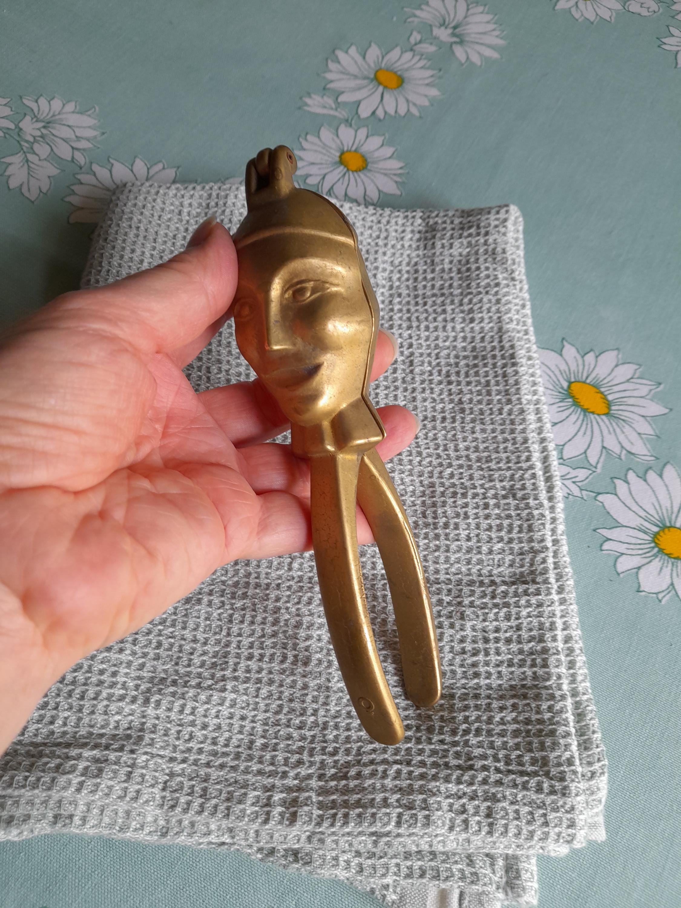 珍しいヴィンテージの真鍮製くるみ割り器 - フランスで購入 