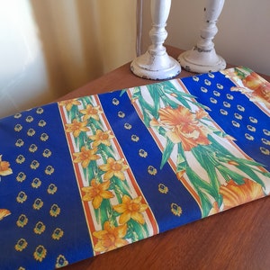 Provencal coated cotton tablecoth  - French vintage, stain resistant, acrylic coated - irises, daffodils - 230 x 140 cm, oval
