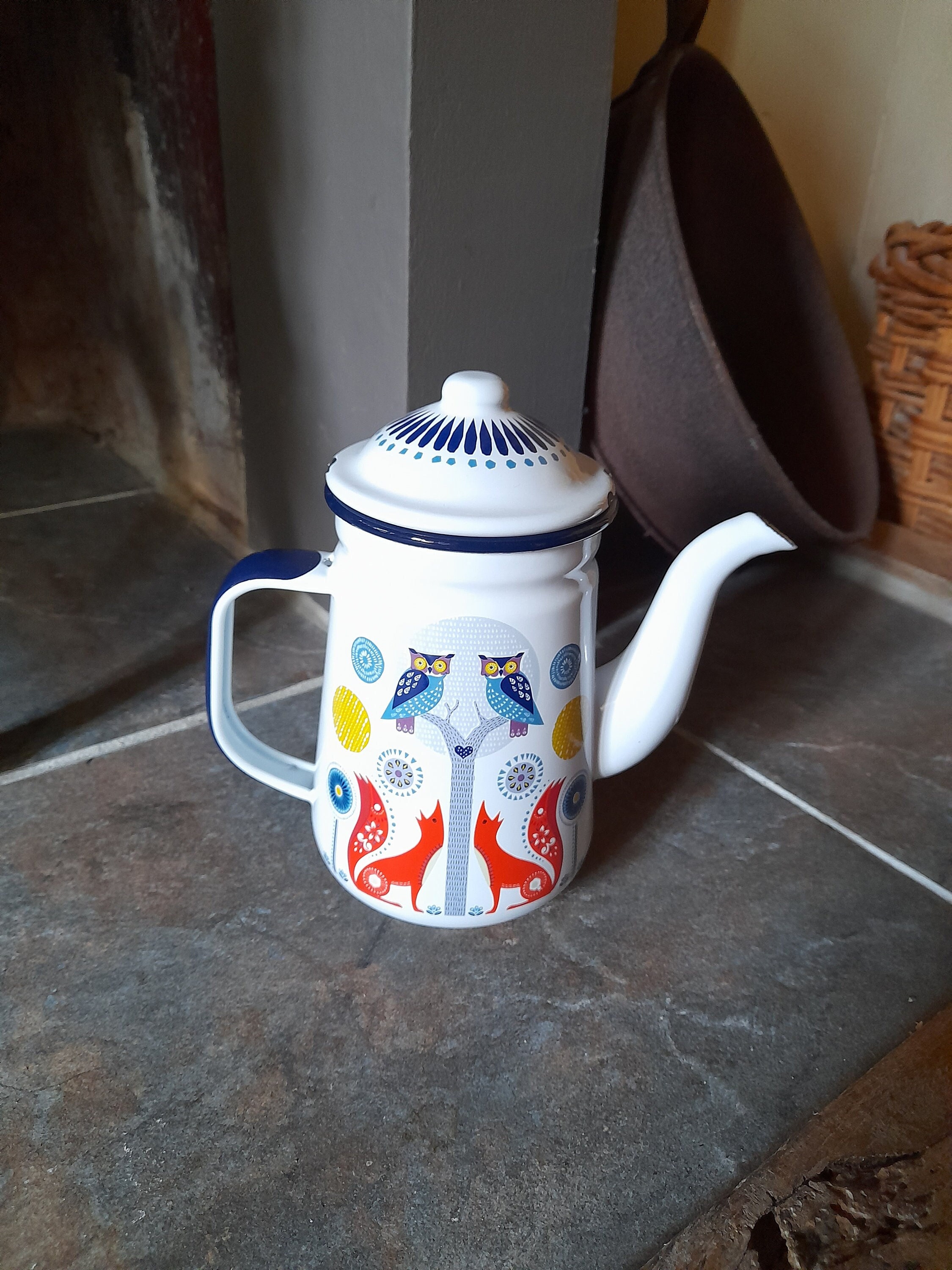 Pretty Enamel Coffee Pot Folklore, Animals, Cafetière