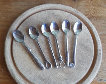 Six small spoons - French cutlery - metal, pretty handle designs, different designs, tea or coffee spoons, steel
