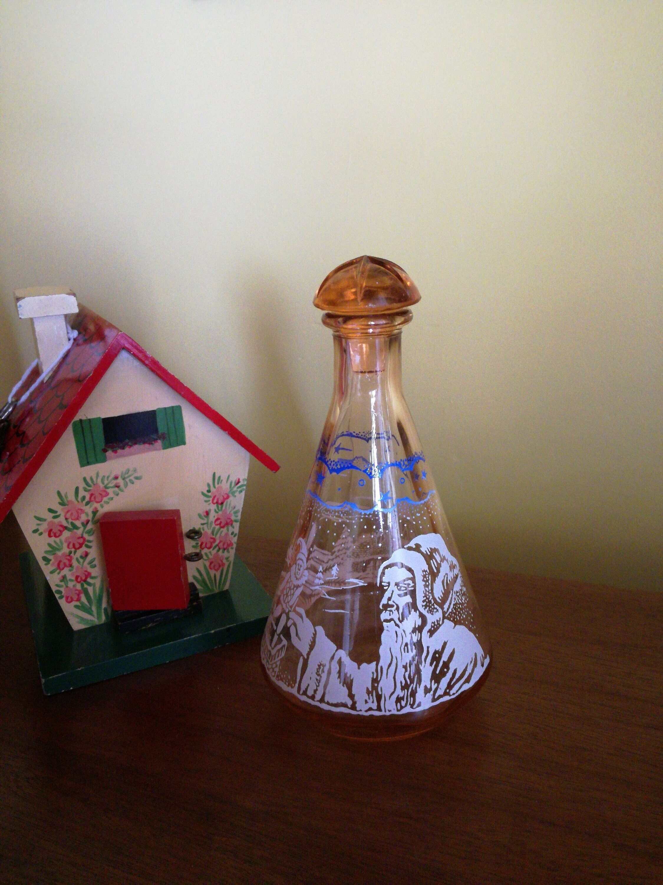 Père Noël - Une Belle Carafe de Liqueur Verre Rose Vintage Français Décorée Père Noël/Noël