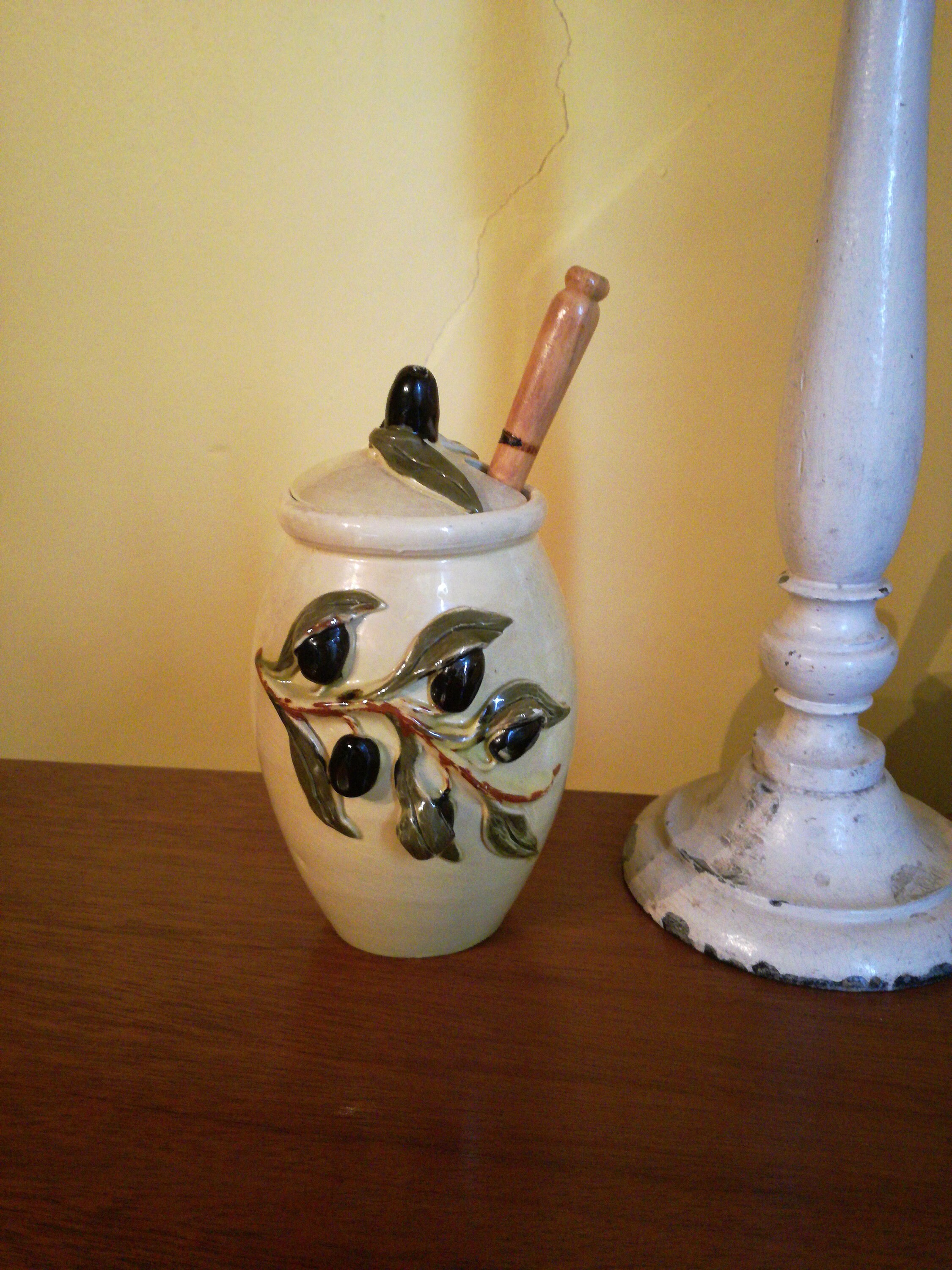 Joli Pot d'olive en Poterie Émaillée et Cuillère à Olives - Français Couvercle Vintage Décoré Relief