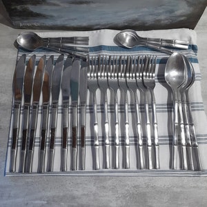 Lindos talheres, 26 peças, 8 facas, 4 colheres de sobremesa, 7 garfos e colheres de café, desenho em bambu, francês, inox, metal, usados, conjunto incompleto