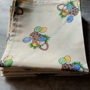 Six sweet French Easter napkins - serviettes de table - Easter eggs in a basket - pale yellow