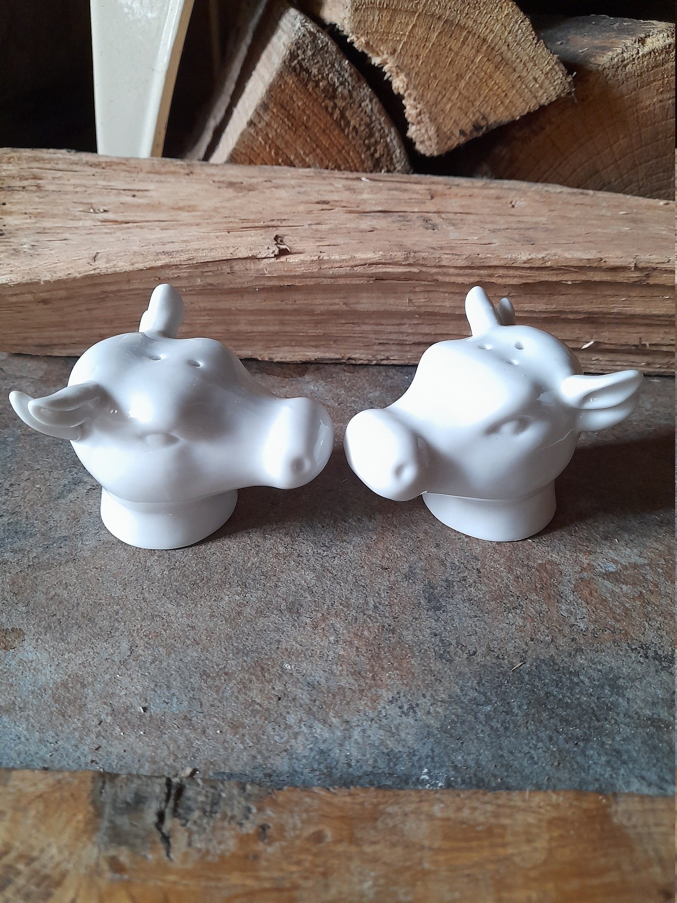 Pots de Sel et Poivre Vache - Paire Têtes Vaches Shakers 6 cm Haut, Porcelaine Blanche