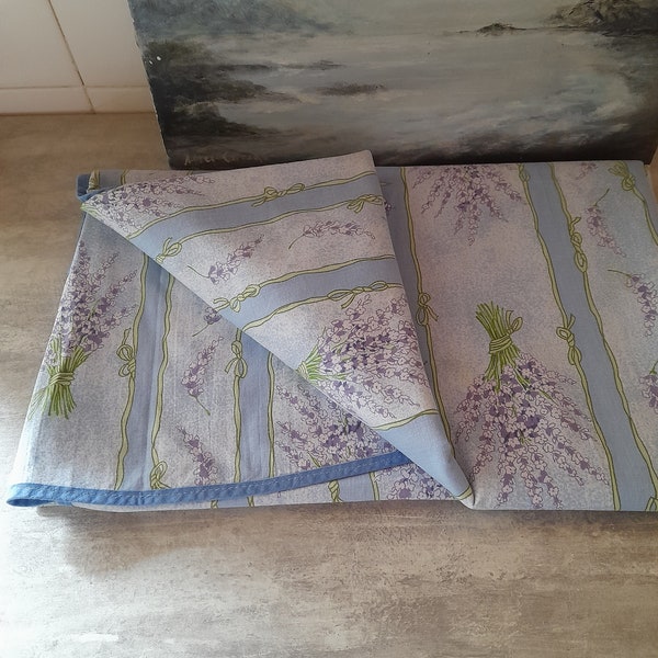 Provençal oval tablecloth with lavender sprigs and cicadas, 190 x 148 cm - provençal tablecloth  - French cotton cloth - blue and lavender