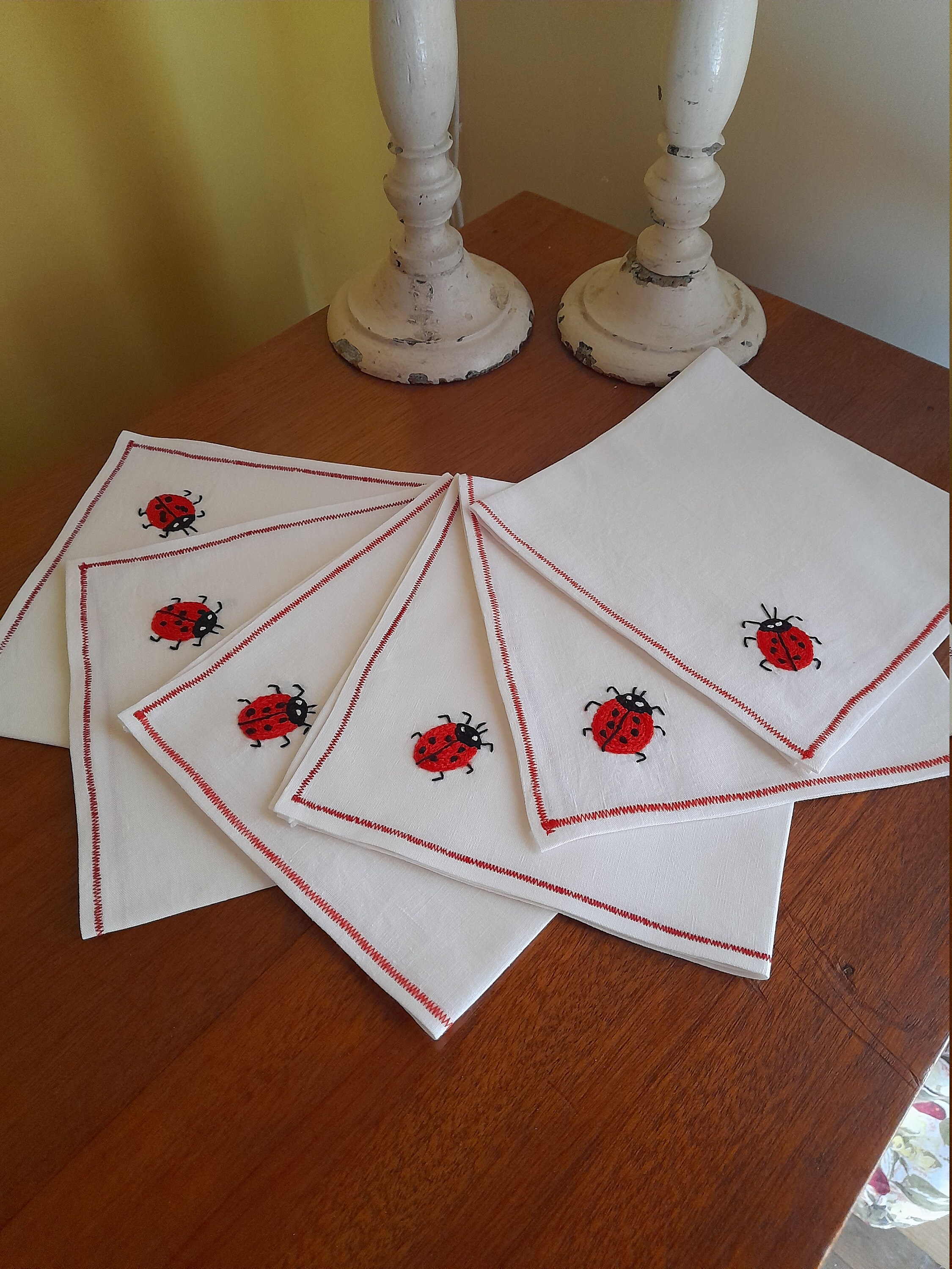 Bel Ensemble de 6 Serviettes Coccinelle - Français Brodées, Coccinelles, Insectes Brodés à La Main e
