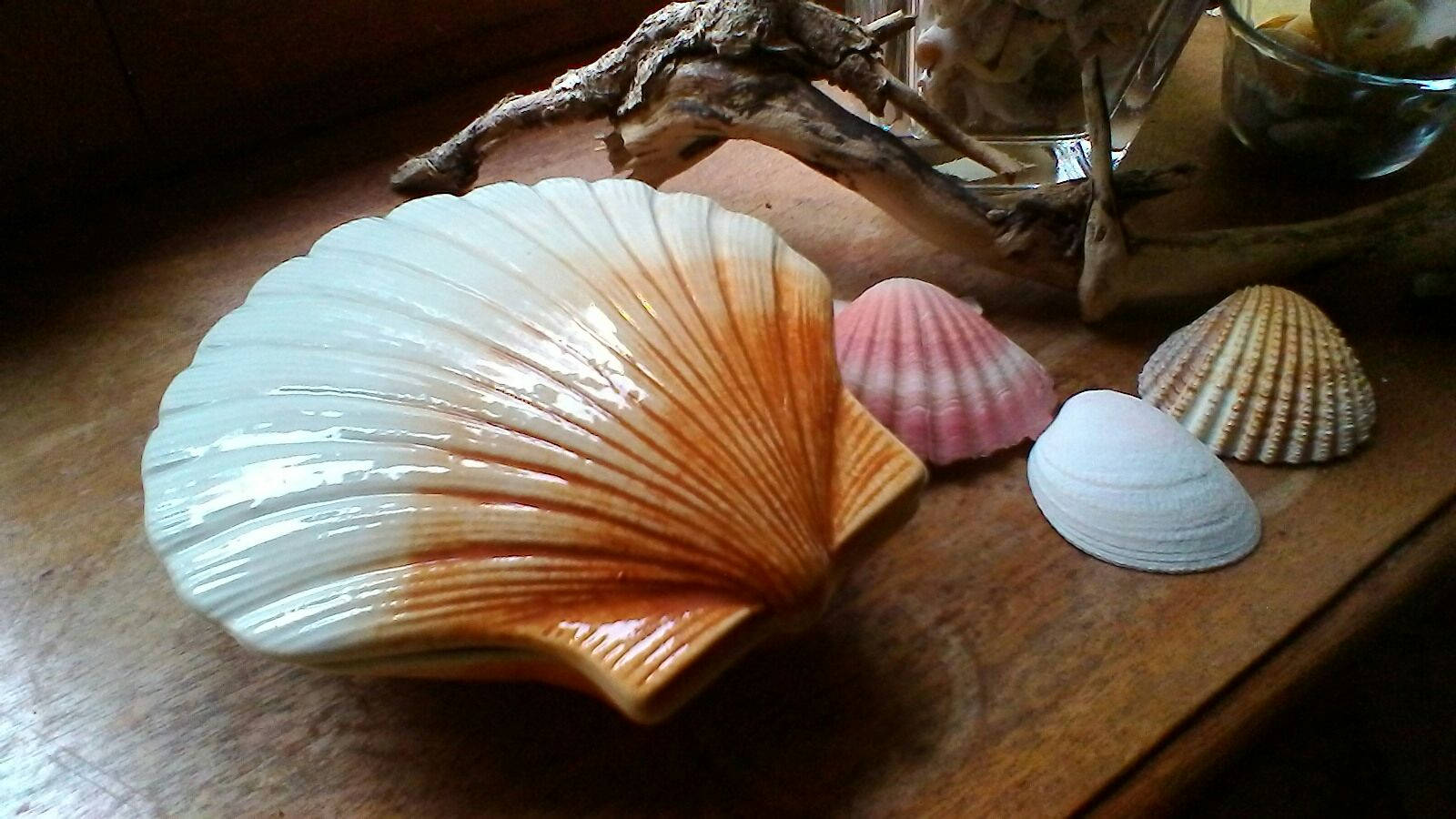 Belle Terrine - de Coquille Saint-Jacques Français Vitrée Peinte à La Main Vintage