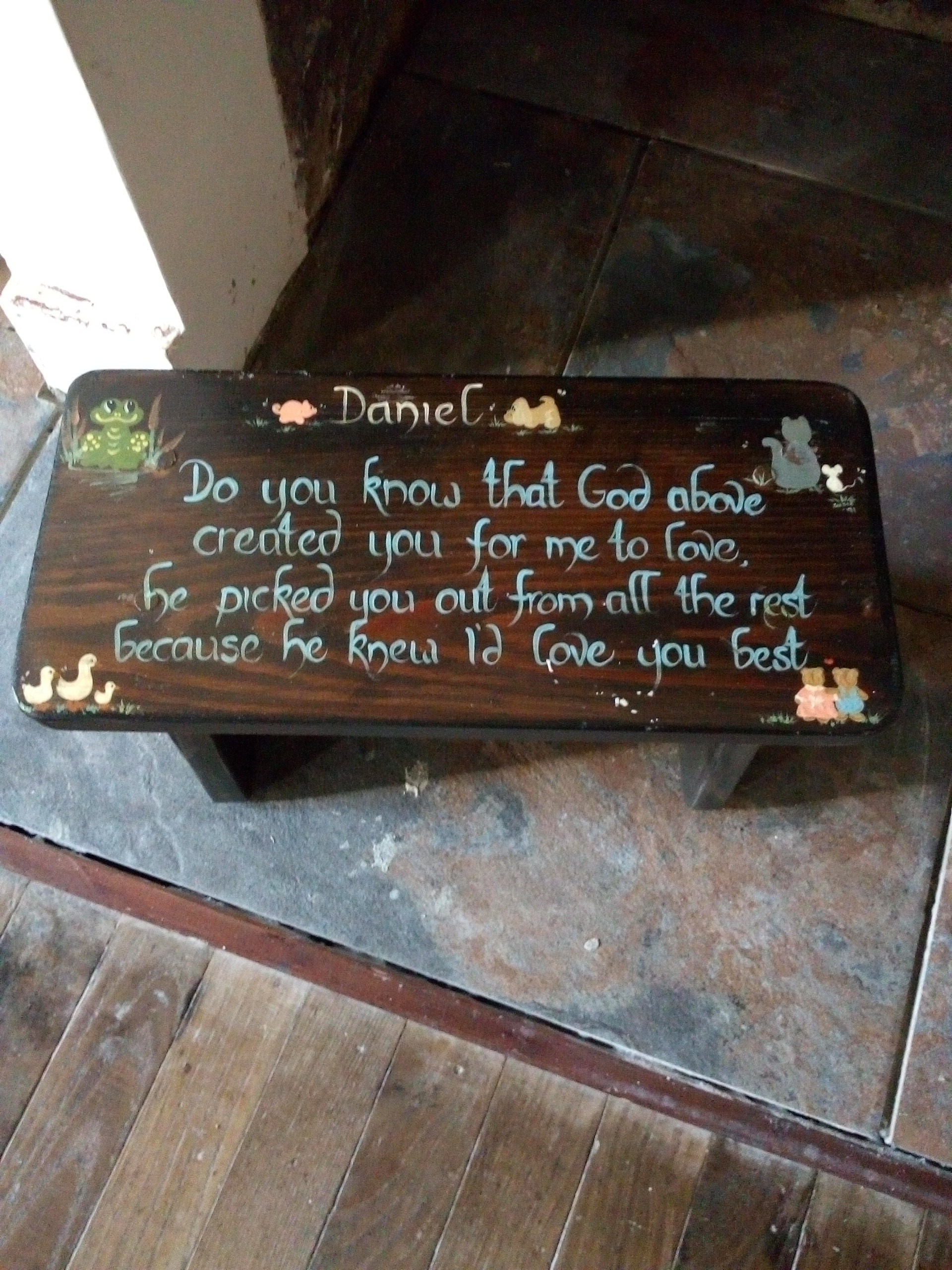 Vintage Français Tabouret de Pied en Bois Peint, Peint à La Main avec Un Vers Pour Enfant, Daniel