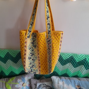 sac provençal vintage, sac fourre-tout, cartable, sac de plage, tissu provençal, olives, ocre, motifs floraux, sac, matelassé à la machine, doublé, shopping