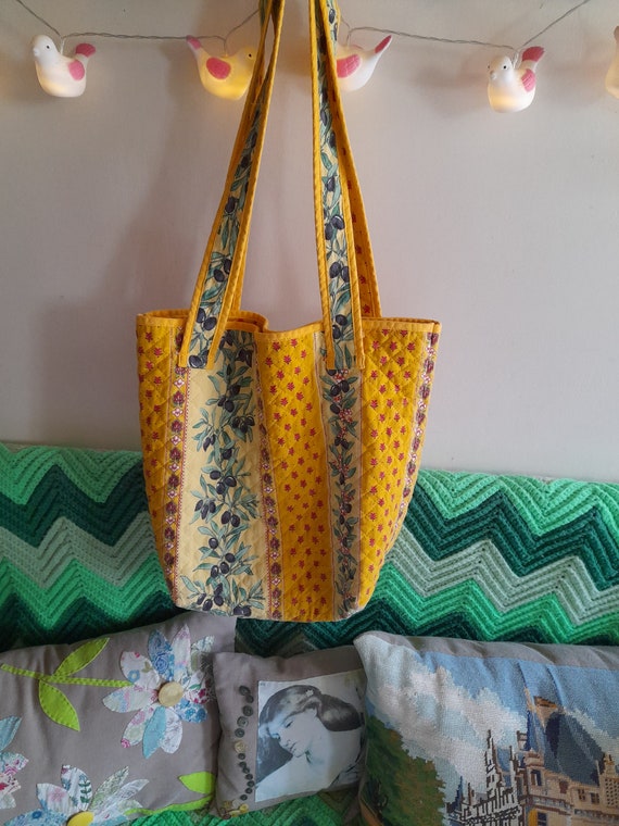 Sac provencal vintage sac fourre tout cartable sac de plage tissu provencal olives ocre motifs floraux sac matelasse a la machine double shopping Etsy France