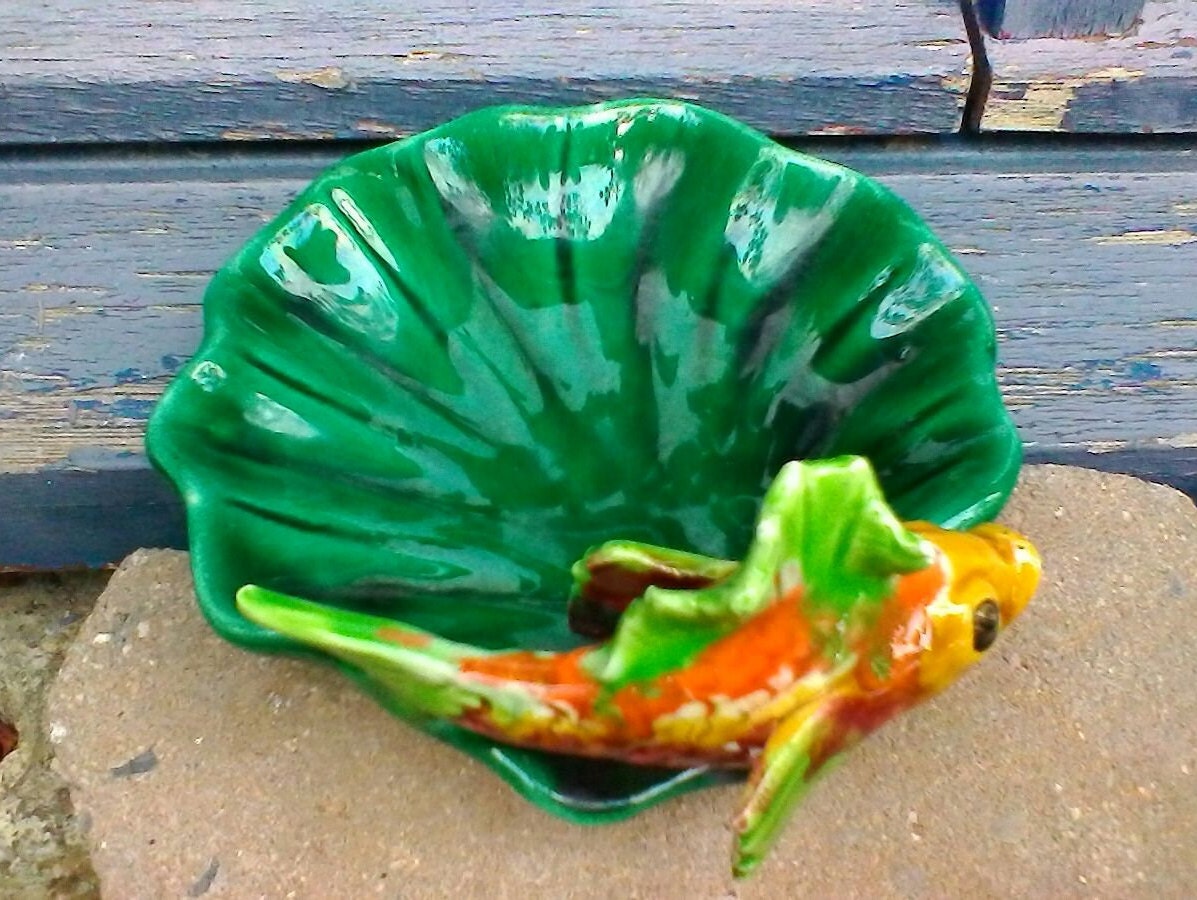 Pretty green shellshaped soap dish with fish French Etsy