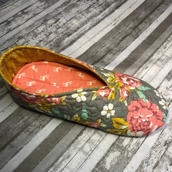 The SEW For All Slipper Pattern By: SEWcial Bee  * Ladies Sizes * Generous Fit * Beginner Friendly * PDF Download * FREE Video Sew-A-Long