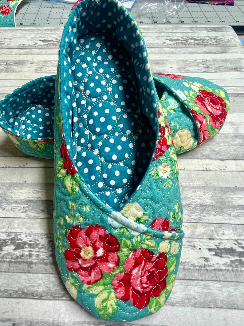 Wrap & Roll SLIPPERS Sewing Pattern Quilted Kimono Style House Shoes Instant Download Step by Step Pictures SEWcial Bee Sew Today image 6