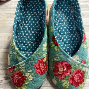 Wrap & Roll SLIPPERS Sewing Pattern Quilted Kimono Style House Shoes Instant Download Step by Step Pictures SEWcial Bee Sew Today image 4