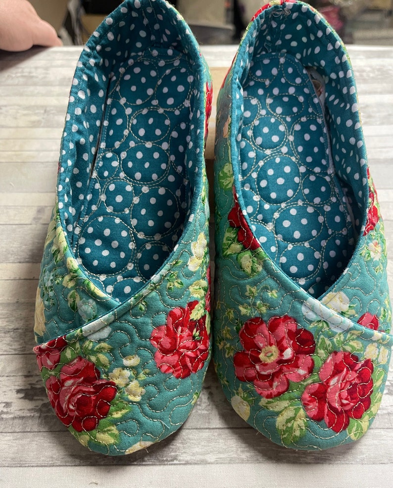 Wrap & Roll SLIPPERS Sewing Pattern Quilted Kimono Style House Shoes Instant Download Step by Step Pictures SEWcial Bee Sew Today image 4