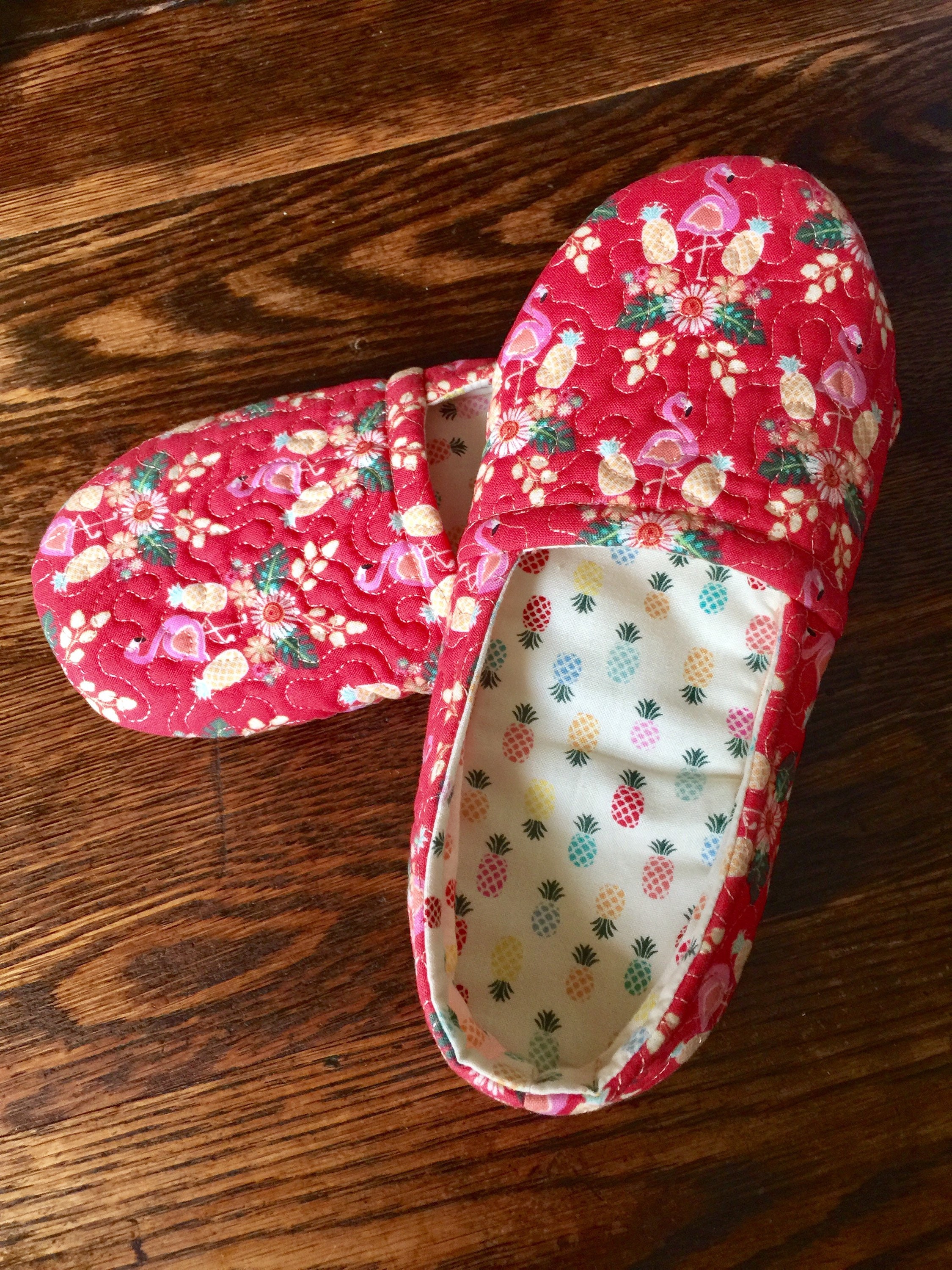 Bee store slippers womens