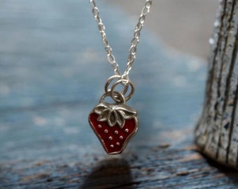 Sterling Silber Erdbeer Halskette | Handgemachte botanische Anhänger | Obst Schmuck | Cottagecore Halskette | Gärtner Geschenk | Natur Schmuck