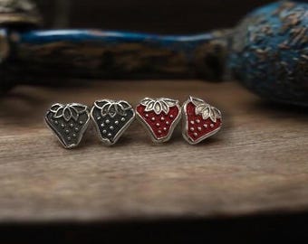 Sterling Silber Erdbeere Ohrstecker | Handgefertigter botanischer Schmuck | Cottagecore Geschenk für Gärtner | Vintage-Frucht-Ohrringe