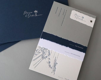 Faire-part de mariage typographique - typographie bleue, feuille d'argent, rivet argenté, bords ornés, sceau de cire gris, adressage des invités