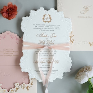 Hochzeitseinladung - schwarzer Linoldruck, Goldfolie, Blindprägung, spezielle Form, Menükarte, Samtbänder