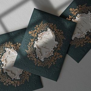 Letterpress Hochzeitseinladung - schwarze Hochzeitseinladung, Goldfolie, Blindprägung, einzigartige durchsichtige Hülle