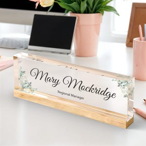 Flower Acrylic Desk Name Plate, Customized Name Sign for Office, Thoughtful Coworker Gift, Elegant Desk Plaque for Professionals