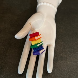 A Reading Rainbow book ornament, You can never have too many books!